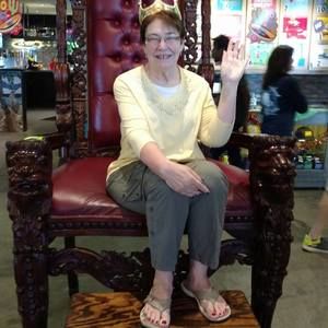 Meet your Posher, Nellda